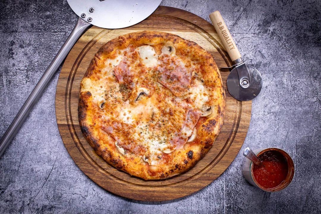 Pizza Prosciutto e Funghi